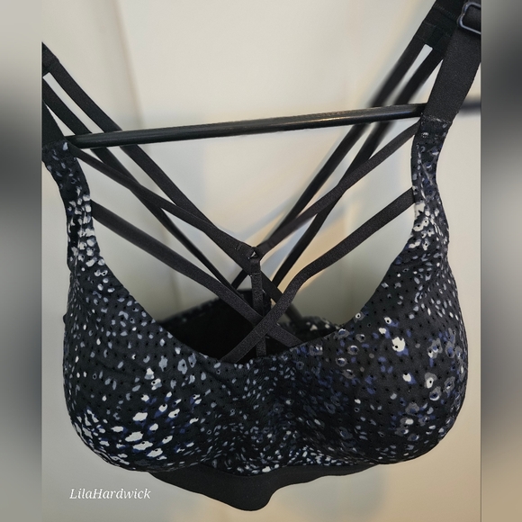 Victoria Sport Sports Bra - Picture 3 of 8